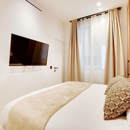 Elegant With Ac -2br-6p- Le Marais Париж